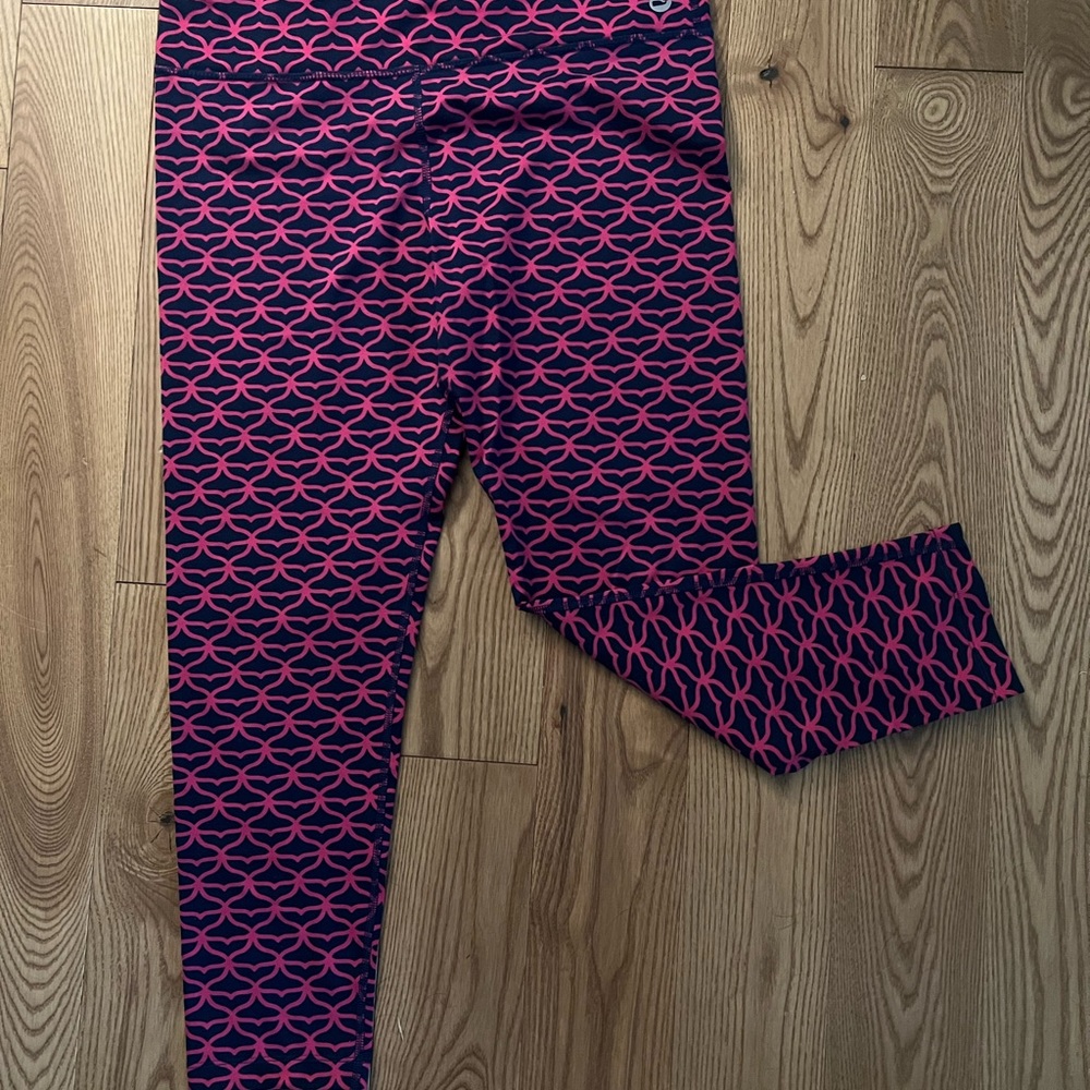 Vineyard Vines Navy and Pink Pattern Leggings